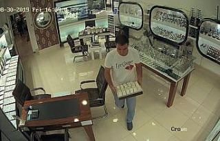 İş yeri sahibinden 1.5 kilogram altın çalan zanlıya...