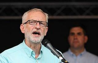 İşçi Partisinden, Johnson’u başbakanlıktan...