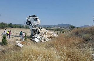 Isparta’da saman yüklü tırın kupası şaha kalktı:...