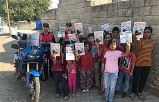 Jandarma dergisi çocukları dağıtıldı