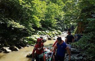 Kanyonda mahsur kalan yaralı vatandaş için kurtarma...