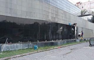 Karabük Belediyesi ekipleri temizlik çalışmalarına...