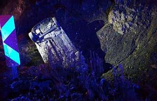 Kastamonu’da Ilgaz Dağı geçidinde otomobil dereye...