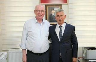 Kazım Kurt’tan muhtarlara tebrik ziyareti