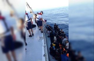 Kuşadası Körfezi’nde 22’si çocuk 49 kaçak...