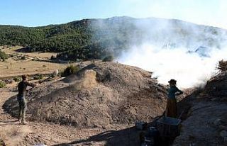 Mangal kömürü ocaklarının başında gece gündüz...