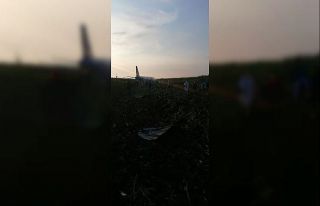 Motorlarına kuş giren Rus uçağı acil iniş yaptı