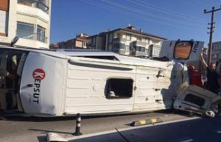 Otobüs kazası kameraya yansıdı