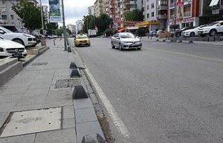Kadıköy’de lüks cipin motosikletliye çarpıp...