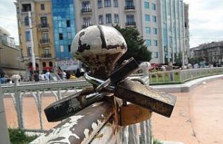 (Özel) Taksim Meydanı’na kilit vurdular