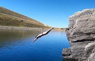 (Özel) Uludağ’ın göllerinde kışın yürüdüler,...