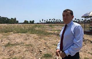 Özyiğit: "Stat arazisini bize verin kent meydanı...