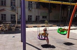 Parklardaki oyun guruplarına sahip çıkılması...