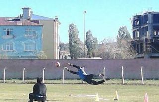 Poyrazdamlarıspor kaleci Enes Can ile sözleşme...