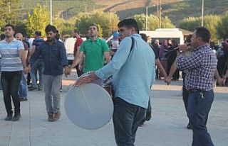 "Sağdıç gecesi" geleneği düğünleri...