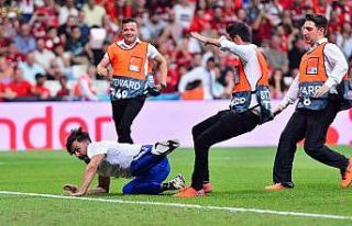 Sahaya giren Youtuber abone kaybediyor