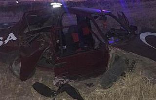 Şarampole devrilen otomobil hurdaya döndü: 5 yaralı