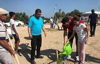 Silifke’de şehitler için fidan dikildi