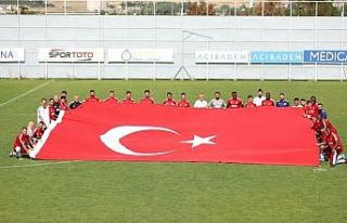 Sivasspor idmanda dev Türk Bayrağı açtı