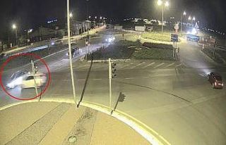 Sivas’ta 11 kişinin yaralandığı kaza anı güvenlik...