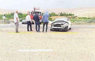 Sivas’ta trafik kazaları: 4 yaralı