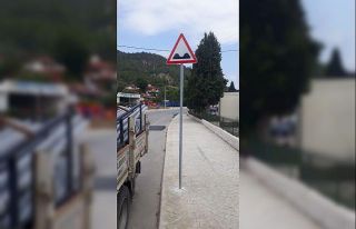 Taraklı’da trafik tabela montajları tamamlandı