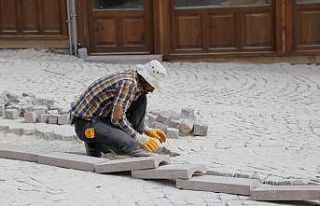 Tarihi Demirciler Arastasında zemin düzenleme çalışmaları...