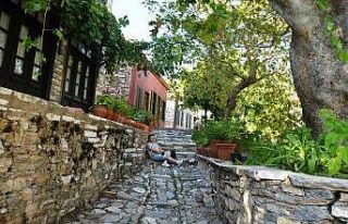 Tarihi Doğanbey köyüne yerli ve yabancı turist...