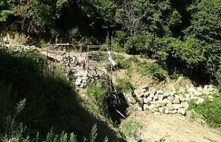 Tarihi köprüde onarım çalışmaları başladı