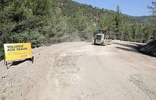 Toroslar’da yollar asfaltlanıyor