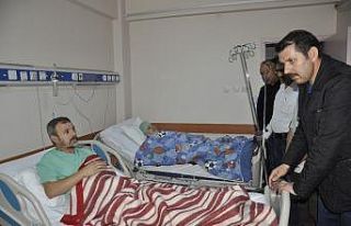 Vali Ayhan, hastanede yaralıları ziyaret etti