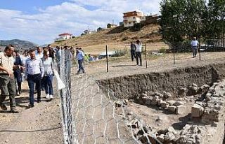 Vali Taşbilek Satala Antik Kentindeki kazı çalışmasını...