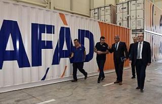 Vali Tutulmaz AFAD Bölge Lojistik Deposu’nda incelemelerde...