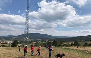 1 hafta önce kaybolan engelli kadını arama çalışmaları...