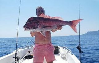 1 metrelik oltayla 2 adet 20 kiloluk dev sinarit yakaladı