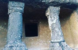 2000 yıllık kaya mezarları ilgi bekliyor