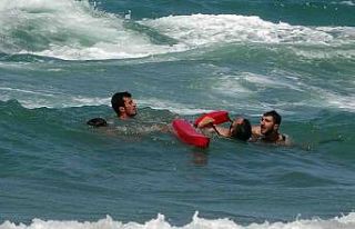 201 kişinin hayatını kurtardılar