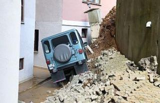 4 bin 500 ton toprak taşındı, istinat duvarının...