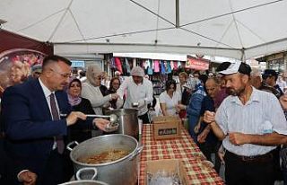 Adapazarı Belediyesinden aşure etkinliği
