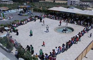 Afrin’de yetim çocuklar için şenlik düzenlendi