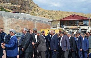 Aileler arasındaki husumet barış yemeğiyle son...