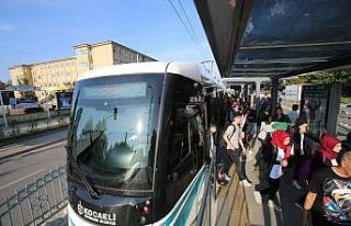 Akçaray’a öğrencilerden yoğun ilgi