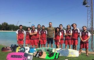 Anakentspor su kayağında Türkiye şampiyonu