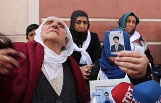 Anneler direniyor, evlat nöbeti tutan sayı her geçen...