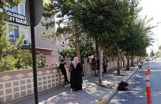 Annesiyle birlikte babasını ekmek tandırında yakan...