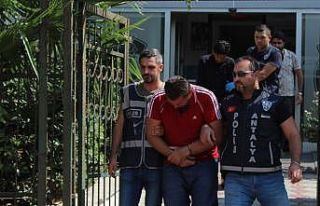 Antalya’da yaşlı kadına FETÖ dolandırıcılığı