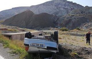 Araç takla attı: 2 yaralı