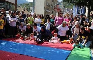 Artvin’de Bebekler arası emekleme yarışması...