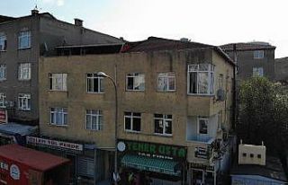 Ataşehir’de riskli bina tahliye ediliyor