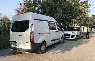 Babasını keserle öldürdü